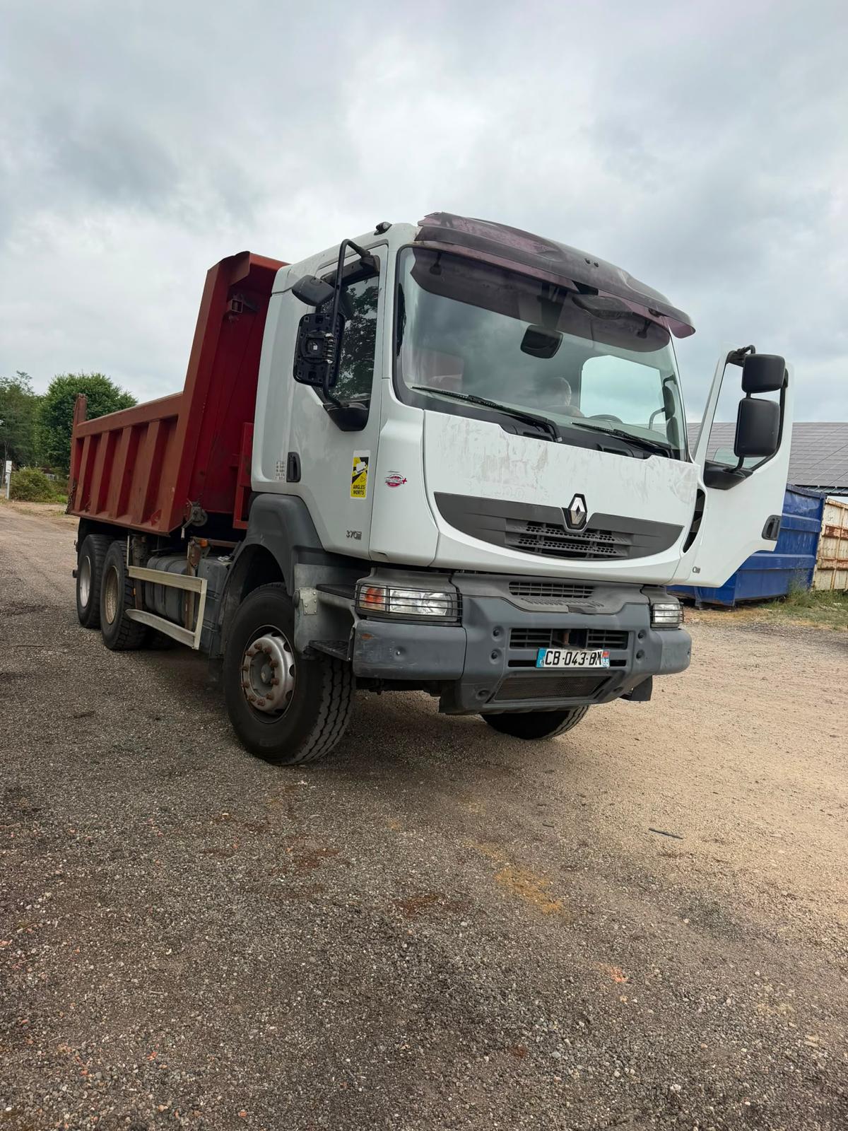 Renault Kerax 370 — Benne 6x4